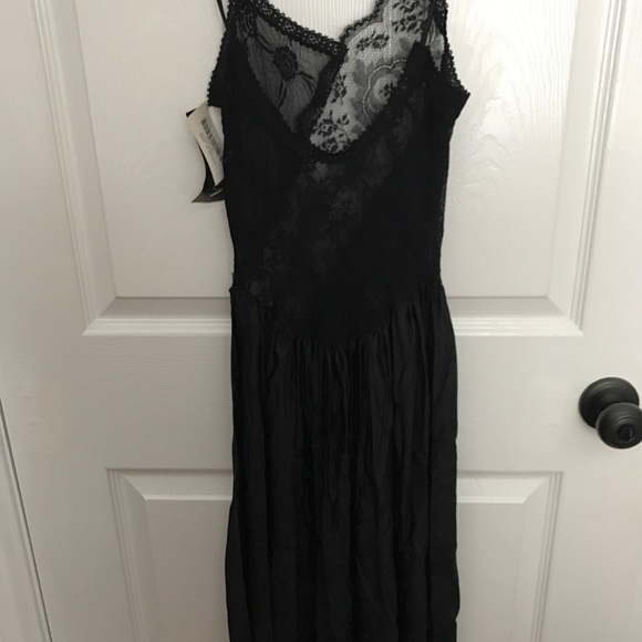 NWT-lace bodice negligee - Picture 2 of 3